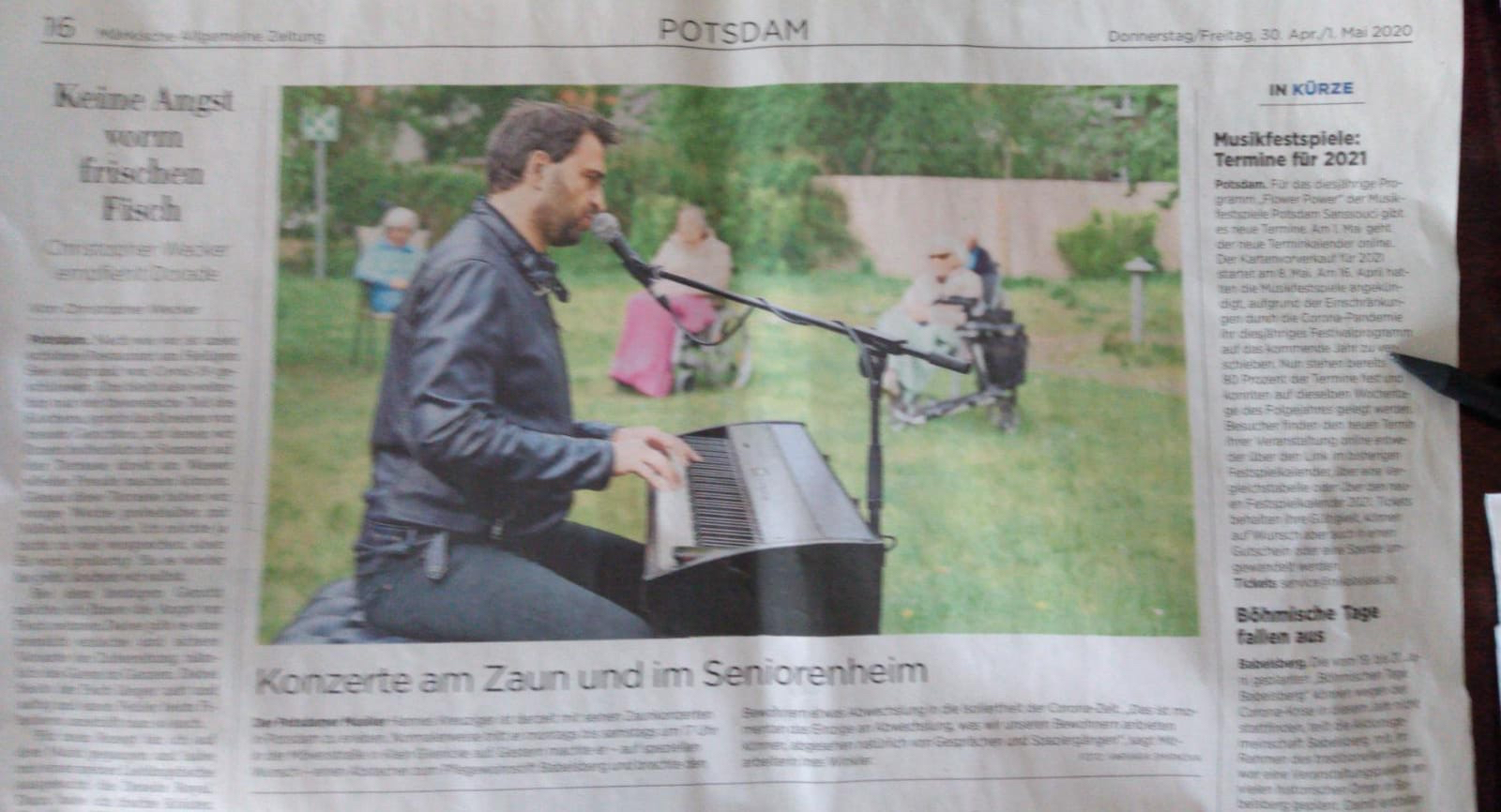 Kultur bei Corona: Potsdamer Musiker gibt Konzerte am Gartenzaun