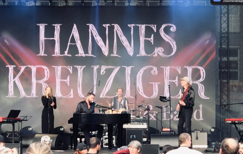 Neues Banner für die großen Bühnen