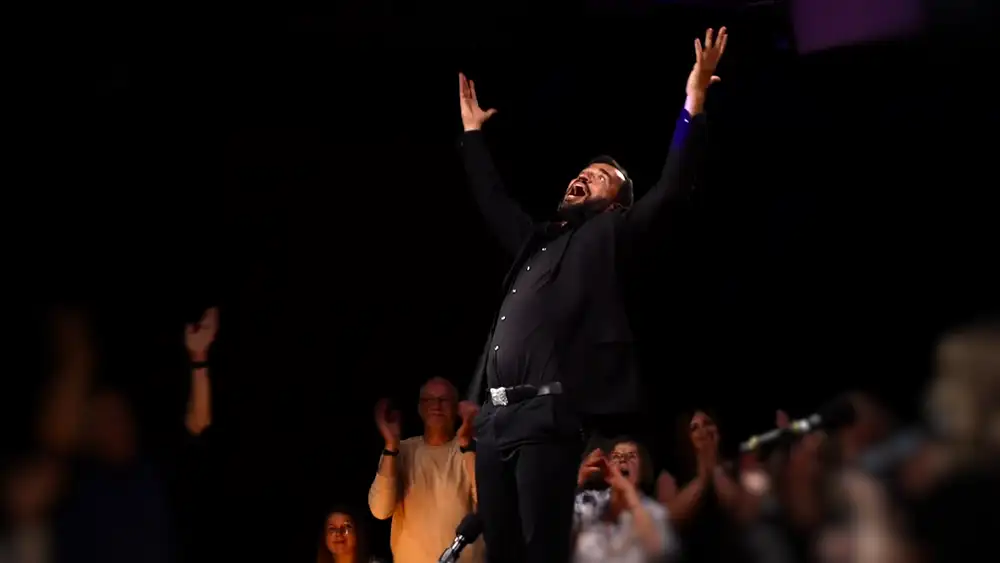 HannesKreuziger Buehne Ekstase TeaserStandbild 11